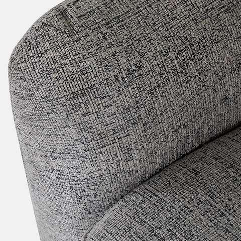 Magnus Armchair